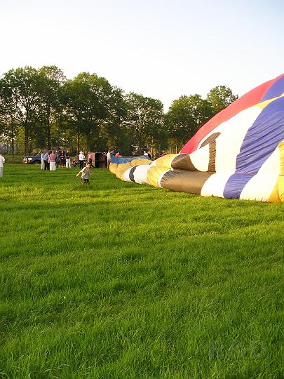 Ballonvlucht 24 mei 2007 (16).JPG